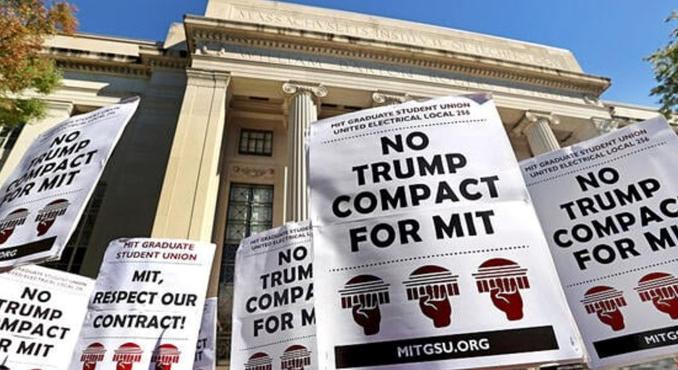 Azokat az egyetemeket támogatná Trump, melyek a konzervatív ideológiát hirdetik – országszerte tüntetnek a diákok