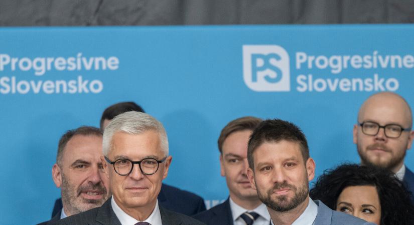 A PS bemutatta az árnyékkormányát, Ódor és Korčok is fontos szerepet kapott