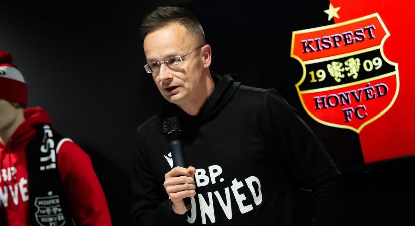 Egy rivalizálás kezdete: megtörtént az első üzenetváltás Kubatov és Szijjártó között (VIDEÓ)