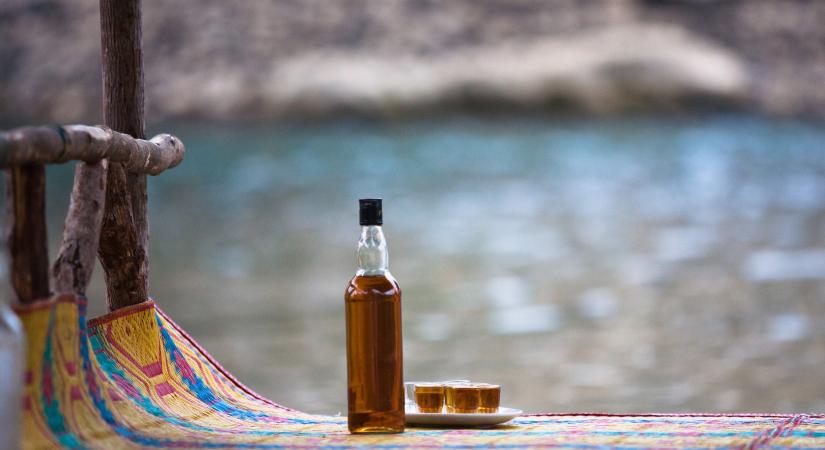 Halálos ital Ázsiában: két fiatal lány meghalt, fontos veszélyre figyelmeztetnek