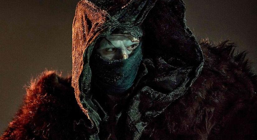 [VIDEÓ] Nézzétek meg, hogy vitték fel a maszkot Jacob Elordira a Frankensteinben, akinek néha 10 órát kellett a székben ülnie, mire készen állt a forgatásra