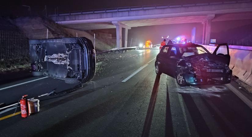 Ezt nem láttuk jönni: Roncsderbi az éj leple alatt (helyszíni fotók)