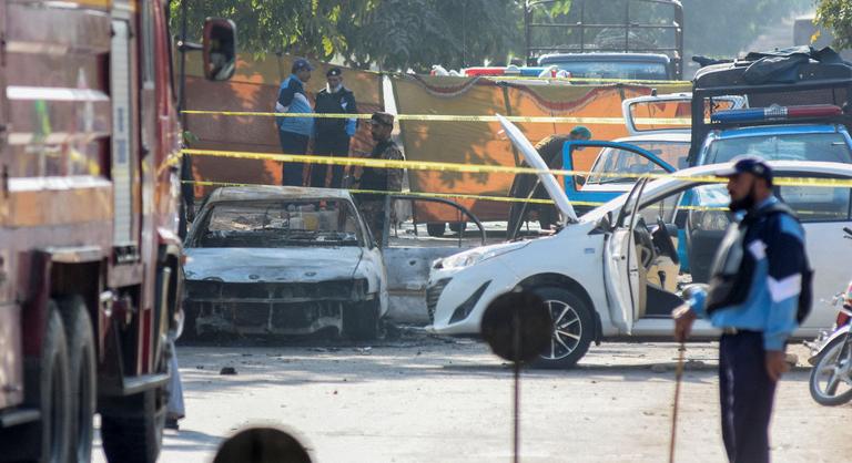 Felrobbant egy autó egy iszlámábádi bíróságnál, többen meghaltak