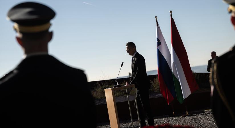 Szijjártó Péter: Tartozunk annyival az Isonzó völgyében elesett magyar katonák emlékének, hogy nem engedjük, hogy belerángassanak minket a háborúba