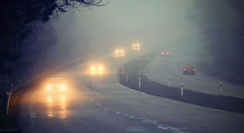 Nem elég automatára állítani a fényszórót – emiatt közlekedik sok autós világítás nélkül a ködben