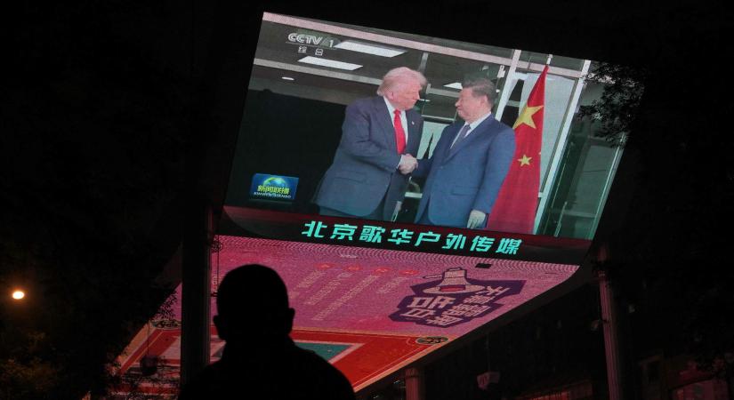 Trump csak hitte, hogy győzött Ázsiában, pedig meg kellett hajolnia a kínai elnök akarata előtt