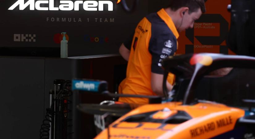Tisztogatás a McLarennél, repültek a pilóták