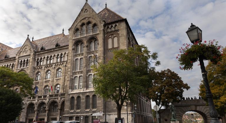 Felháborodtak a levéltári dolgozók: tüntetést szerveznek a méltatlan fizetések miatt