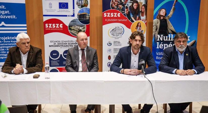 Ne csak szakmád, hanem ötleted is legyen! – Vállalkozásfejlesztési roadshow a diákoknak