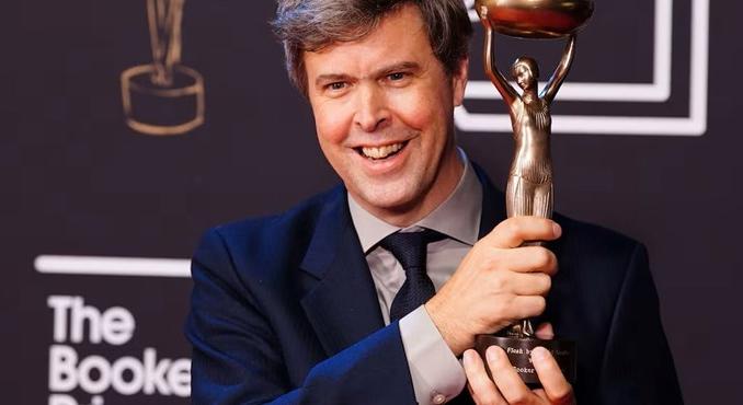 Magyar származású brit író nyerte az idei Booker-díjat