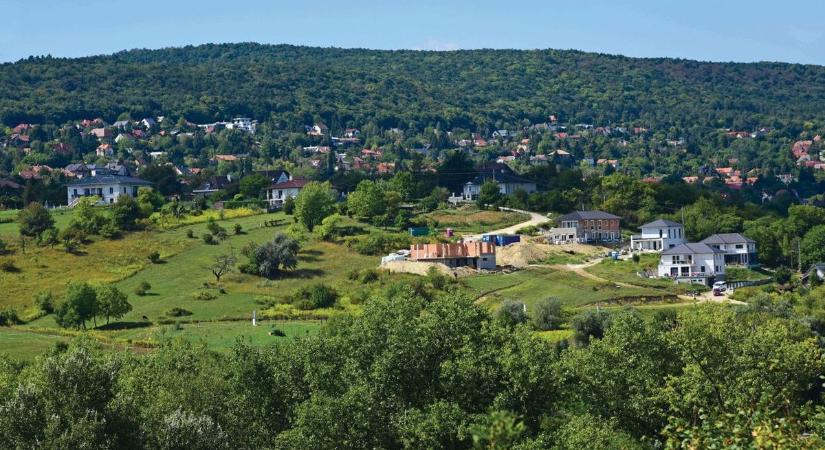 Navracsics ezt nem hagyta szó nélkül: alaptalanul támadják az önazonossági törvényt