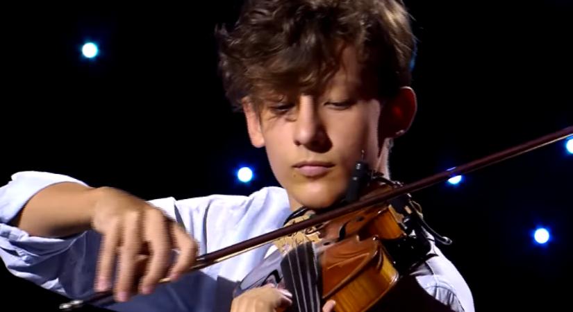 A nyílt utcán verték meg a Virtuózokból ismert zenészt Kaposváron