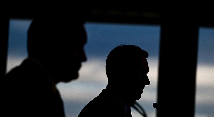 Indulnak a dózerek: földdel teszik egyenlővé ezeket a házakat az új fővárosi reptéri út miatt