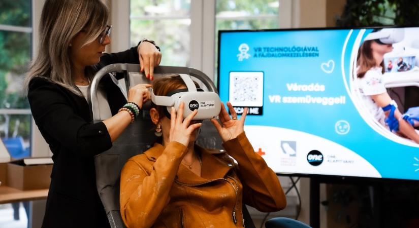 Vérvétel VR-szemüvegben – Kipróbáltuk a Bethesda Gyermekkórház fájdalomcsillapító módszerét