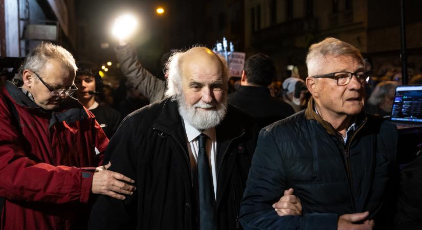 Iványi Gábor mellett tüntettek a Dankó utcában