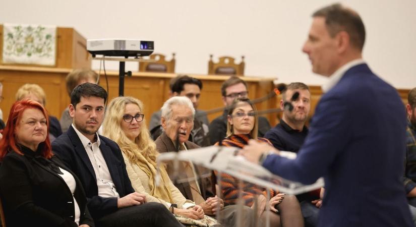 A miniszter miskolci fórumán óriási tétről beszéltek - fotókkal