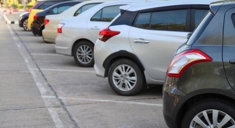 Megkezdődött a jövő évi kedvezményes parkolóbérletek regisztrációja, mutatjuk a részleteket