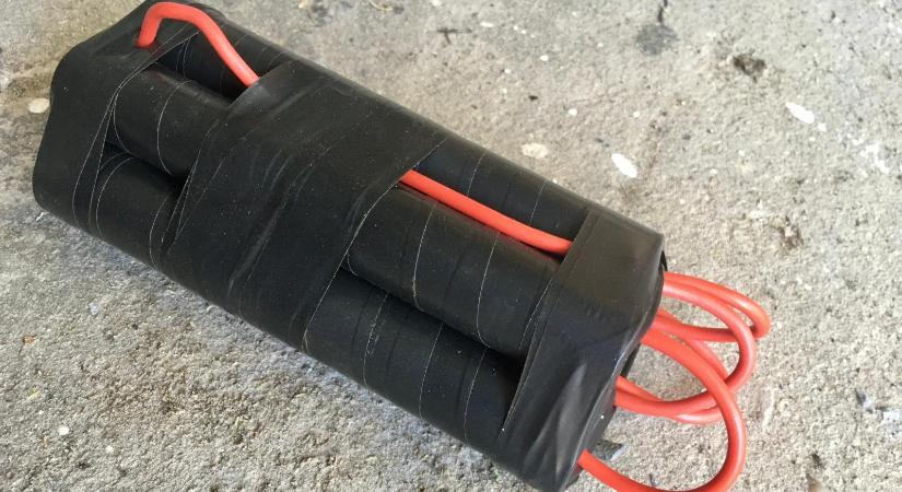 Csőbombával akart végezni sógorával egy férfi, mert azt gondolta, kikezdett a feleségével