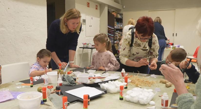 Libákat kerestek a gyerekek