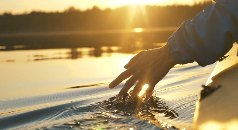 Szívszorító tragédia – életmentés közben halt meg két tinédzser, az apa eltűnt a folyóban