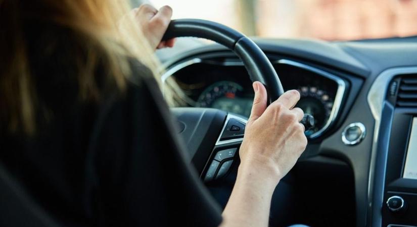 Változtatnak a B kategóriás jogosítvány szabályozásán, ez minden sofőrt érint