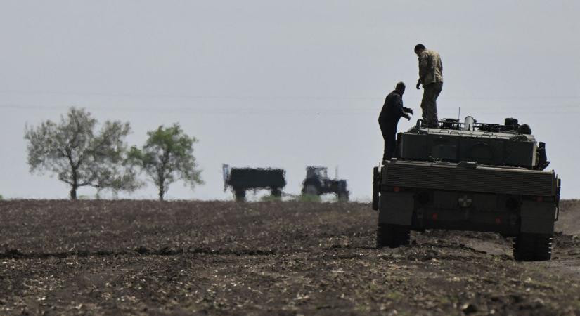 Egyre nagyobb a baj: az ukrán főparancsnok bemondta azt, amit Zelenszkij sosem akart hallani