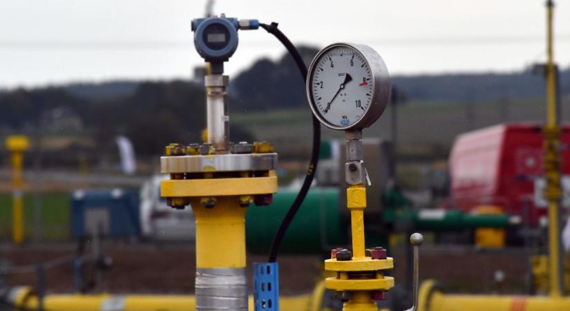 444: Egy jó fideszes kapcsolattal rendelkező pécsi gázkereskedő céget zárolt a NAV a nagy áfacsalási ügyben