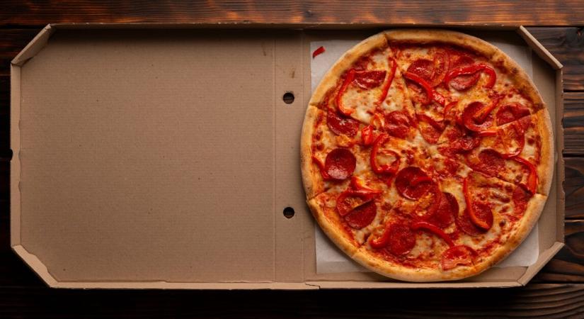 172 km/órával száguldott egy 21 éves nő, hogy még a zárás előtt elérje a pizzériát