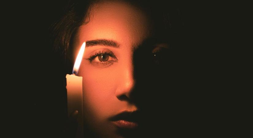 „Egy ritka látászavar miatt űrlények és démonok jelentek meg előttem”