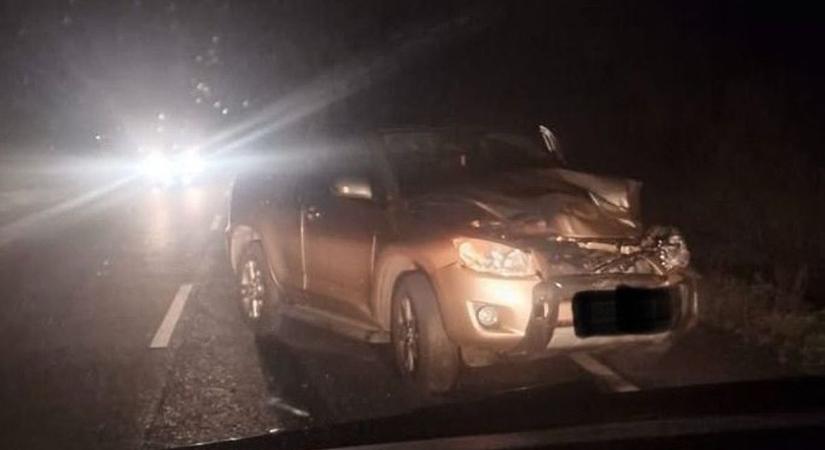 Vadgázolás lassítja a forgalmat a 26-s főúton