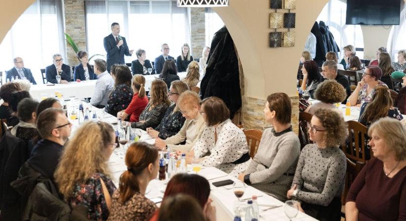 Egy gyermek mosolya, egy idős ember kézszorítása – ez a kiváltsága a szociális területen dolgozóknak