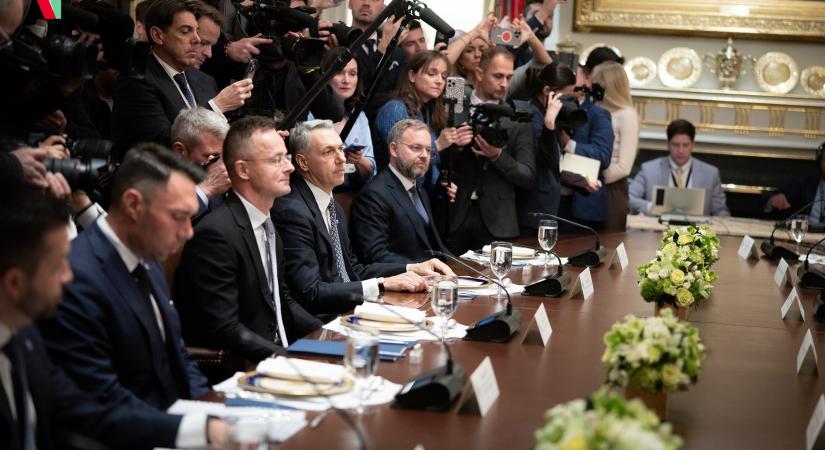 Lázár János a pénzügyi védőpajzsról: ez egyelőre egy „politikai mondás”