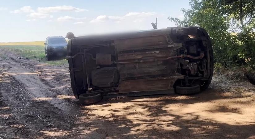 A rendőrség megszüntette a Hatvanpusztán Hadházy Ákos autójának nekihajtó biztonsági őr elleni büntetőeljárást