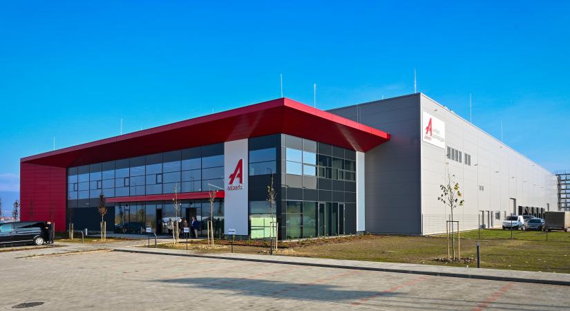 Indulhat a termelés hazánk egyik legnagyobb bérfestő üzemében