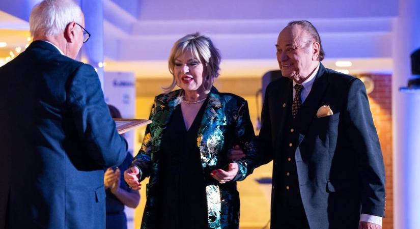 Újabb kerület díszpolgára lett Korda György és Balázs Klári