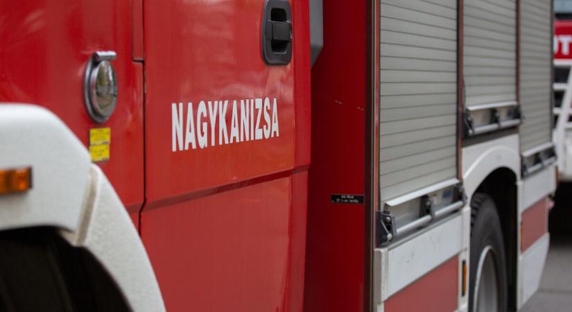 Felborult egy autó a 7-es főúton Rigyácnál