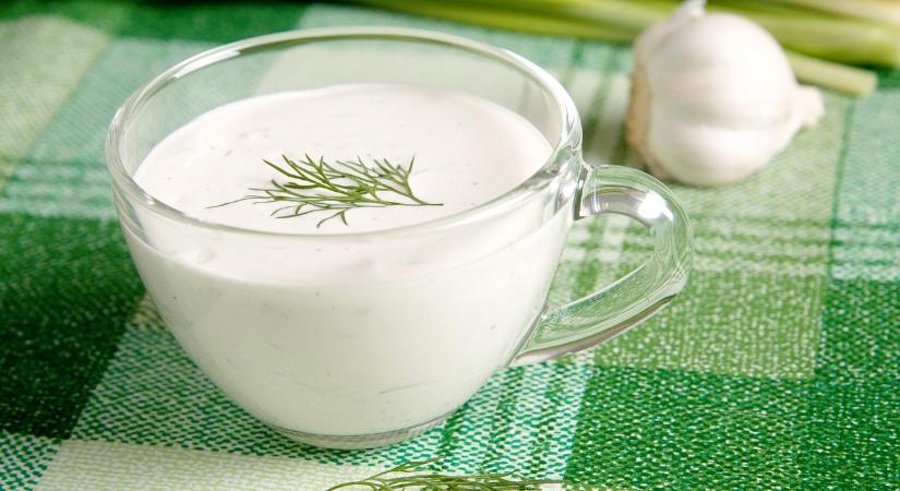 Eltűnhet a boltok polcairól rengeteg magyar kedvence – ez lehet a tejföl sorsa