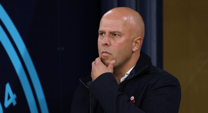 Csendben döntöttek Arne Slot sorsáról, elszólta magát egy bennfentes