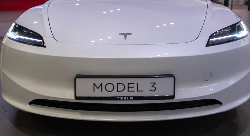 Ezek a modellek uralják a magyar használtautó-piac – a Tesla már a középkategóriát is letarolta