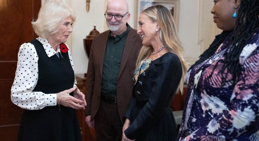 Micsoda megtiszteltetés: Sarah Jessica Parkerrel és Kamilla királynéval is találkozott a magyar származású szerző, aki rangos irodalmi díjat nyert