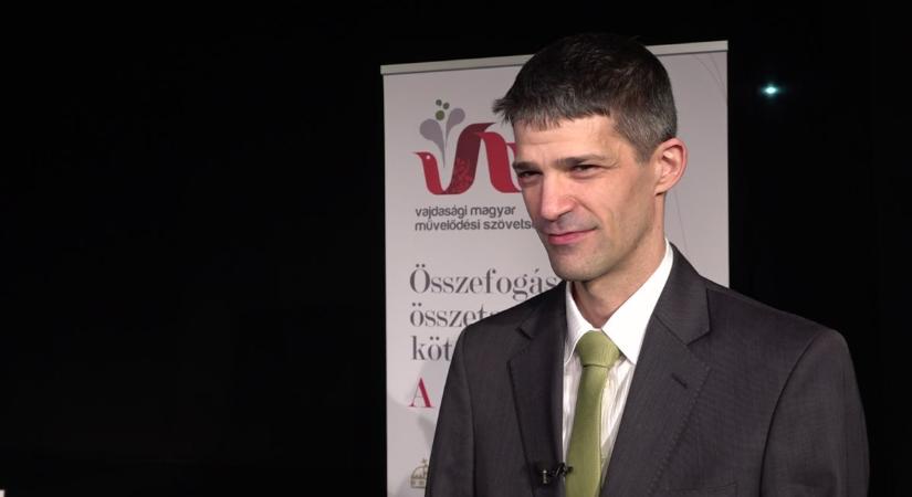 Közösségben gondolkodni – Sutus Áron átvette a Beke Pál-díjat Lakiteleken