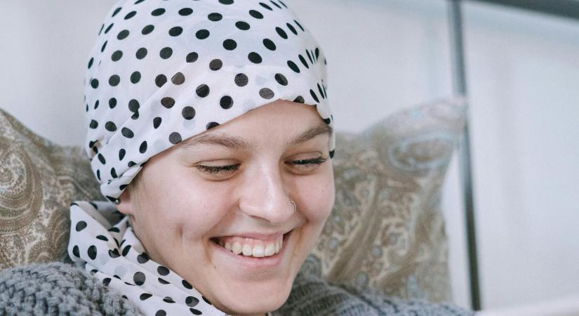 Felháborító: eljátszotta a rákbetegségét egy TikTok-anyuka, hogy pénzt gyűjtsön