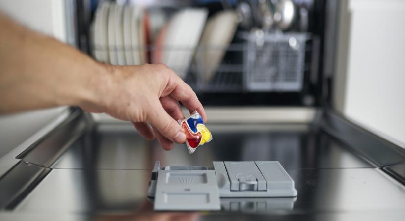 Mosogatógépet használsz? Kiderült, mennyire éri meg a nagyobb kiszerelésű kapszula