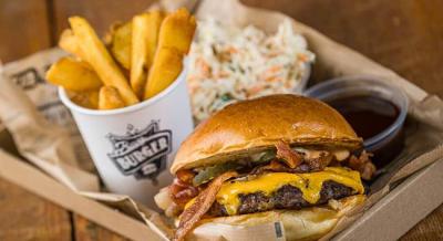 Libamájjal és fekete fokhagymával startol az ősz a Balaton díjnyertes burgeresénél