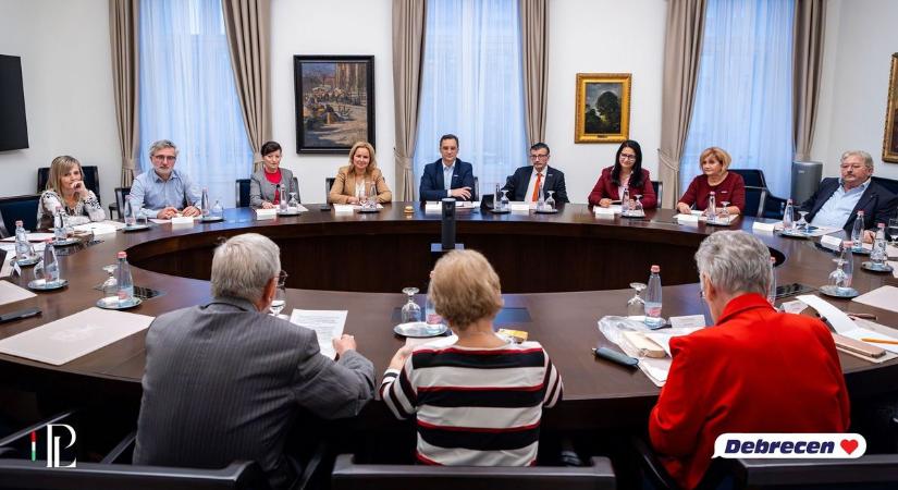 Meglepetéssel készülnek az időseknek Debrecenben