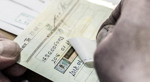 Csökkentek az autók és a motorok KFGB-díjai, érdemes váltani