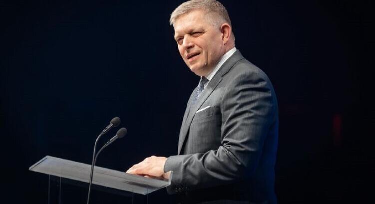 Robert Fico: ha az EU további kölcsönt ad Ukrajnának, azzal meghosszabbítják a háborút