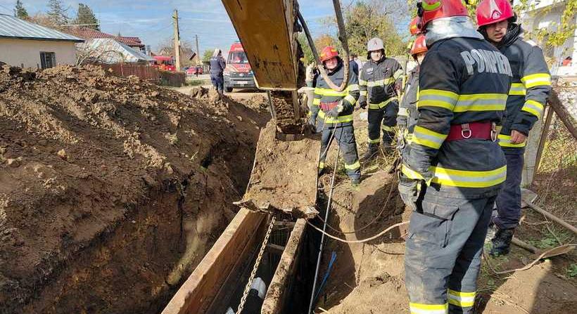 Munkásokra omlott a föld: öt méter mélyen rekedtek