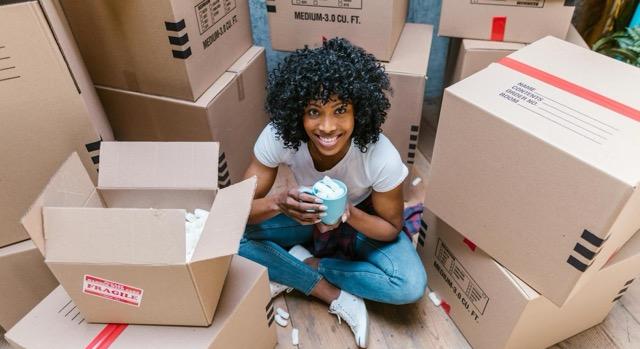 A bútorok csomagolásának fontossága a zökkenőmentes költözéshez