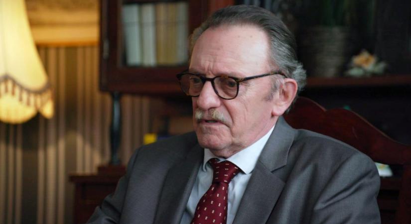 Szacsvay László: Mit is kérhetne szebbet az ember karácsonyra, mint szép halált?